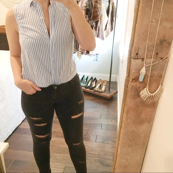 H&M size 4 blue & white striped button down top - Picture 1 of 3